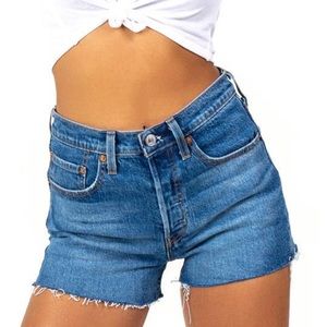 Levi’s NWT 501 High Rise Button Fly Denim Shorts